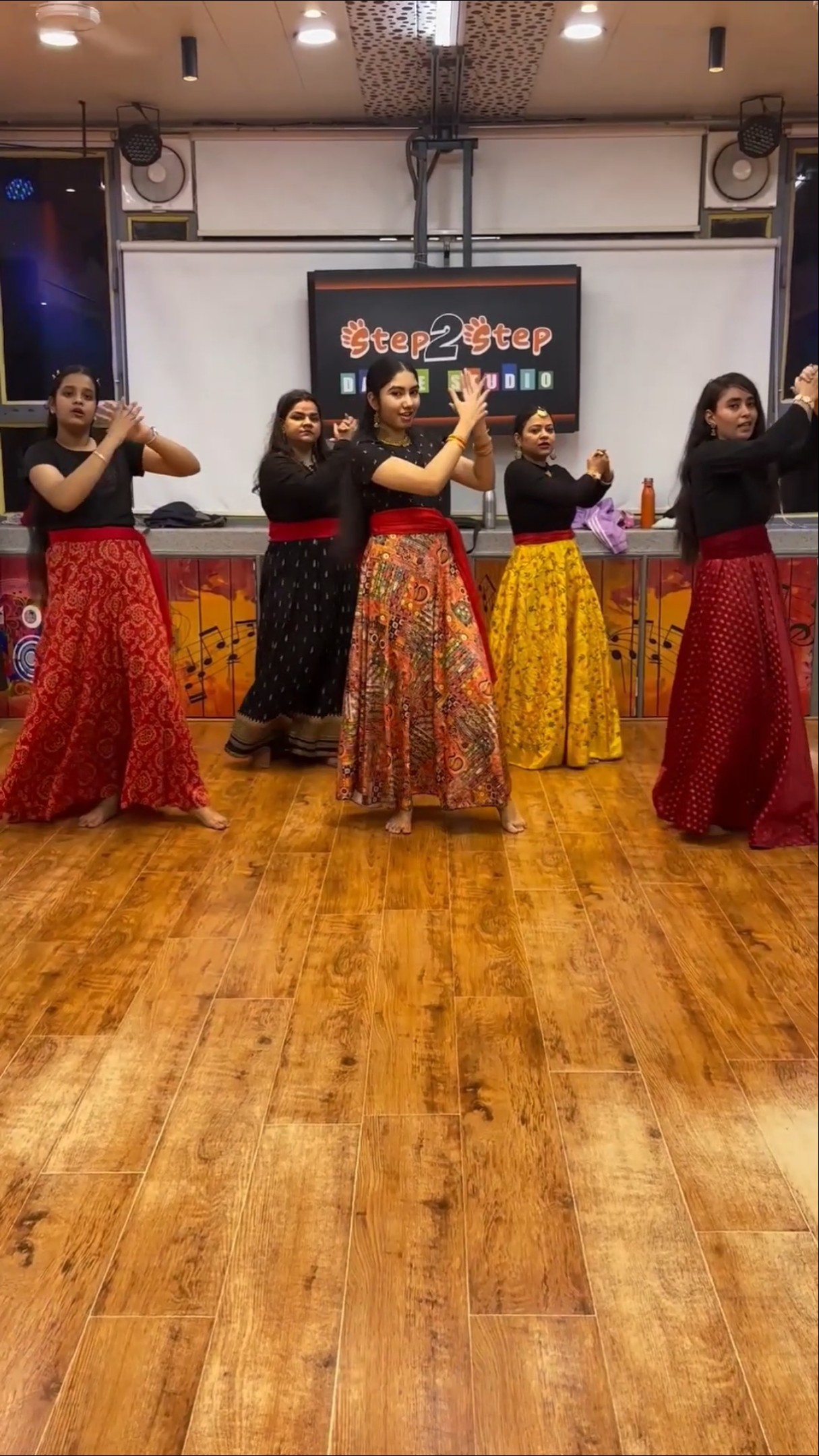 Ghagra l Dance l Madhuri Dixit l Yeh Jawaani Hai Deewani l YouTube Shorts #dance #shorts #videos #yt